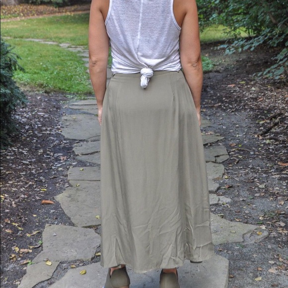 Button Down Skirt - Picture 3 of 5